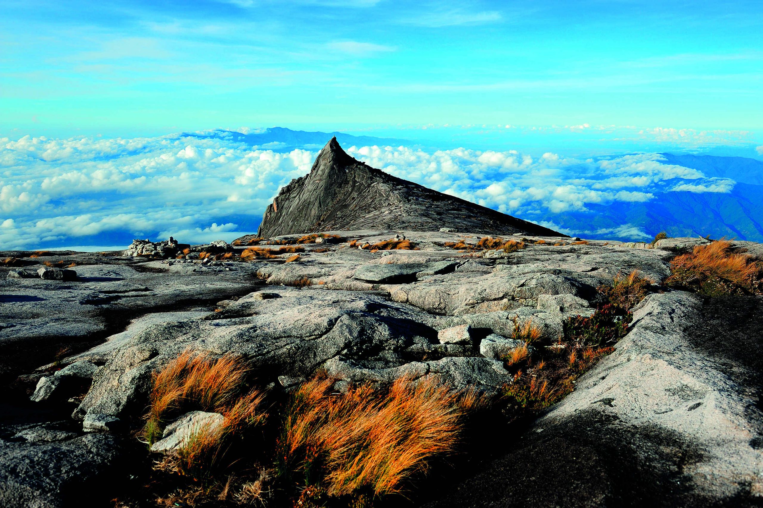 Monte Kinabalu (4095 metri), Borneo, Malesia © Shutterstock