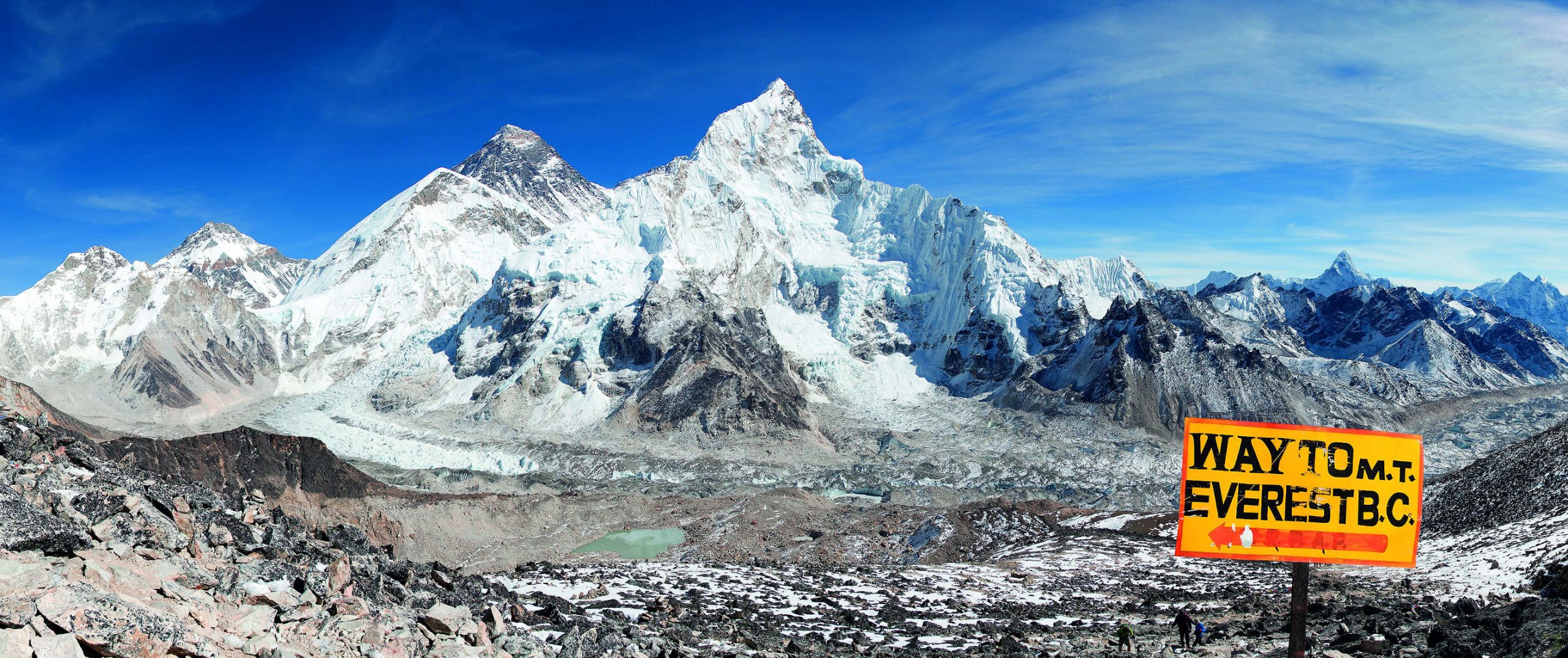 Monte Everest (8849 metri), Himalaya, Cina e Nepal © Shutterstock
