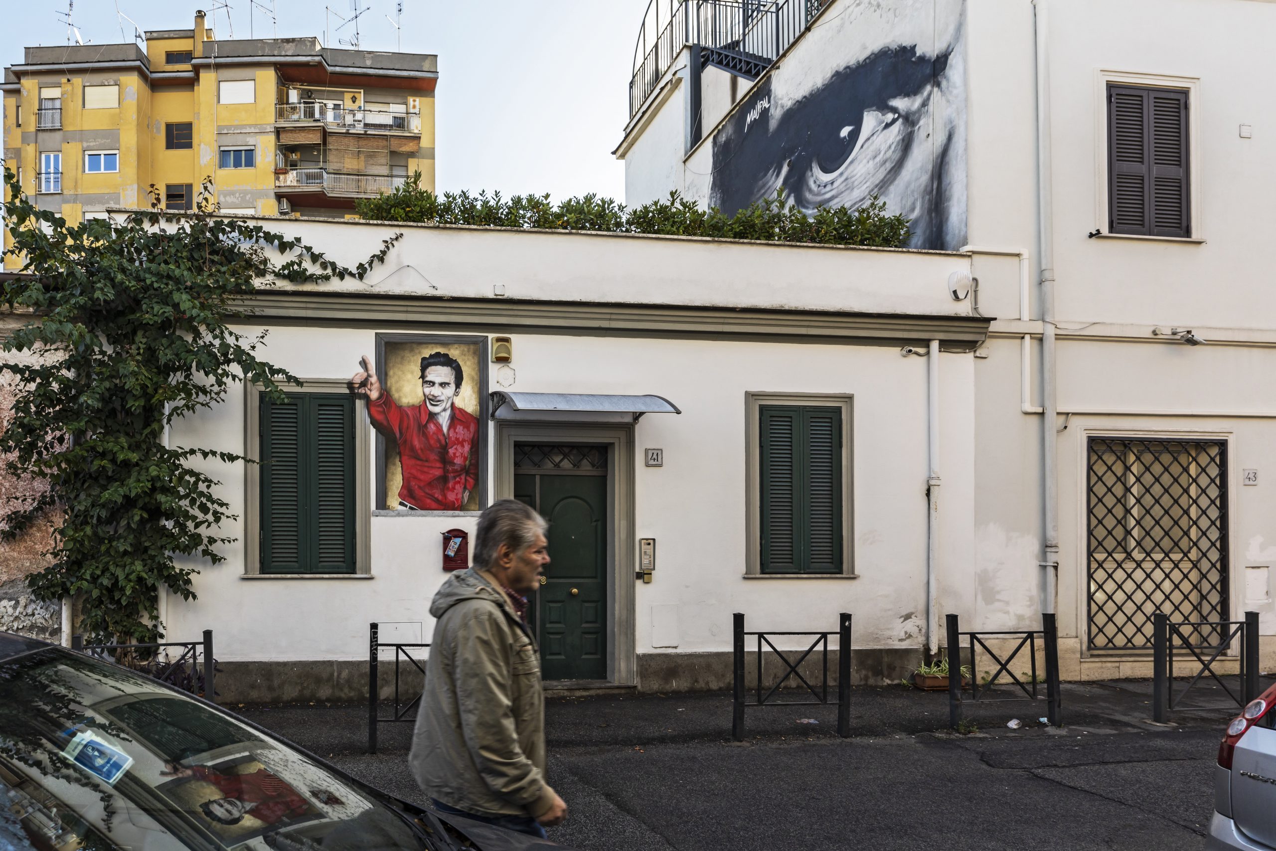 Roma - Murales dedicati a Pasolini in Via Fanfulla da Lodi al Pigneto dove Pasolini girò buona parte del suo primo film Accattone. Quello in alto a destra si intitola “L’occhio è l’unico che può accorgersi della bellezza” realizzato dallo street artist Maupal.