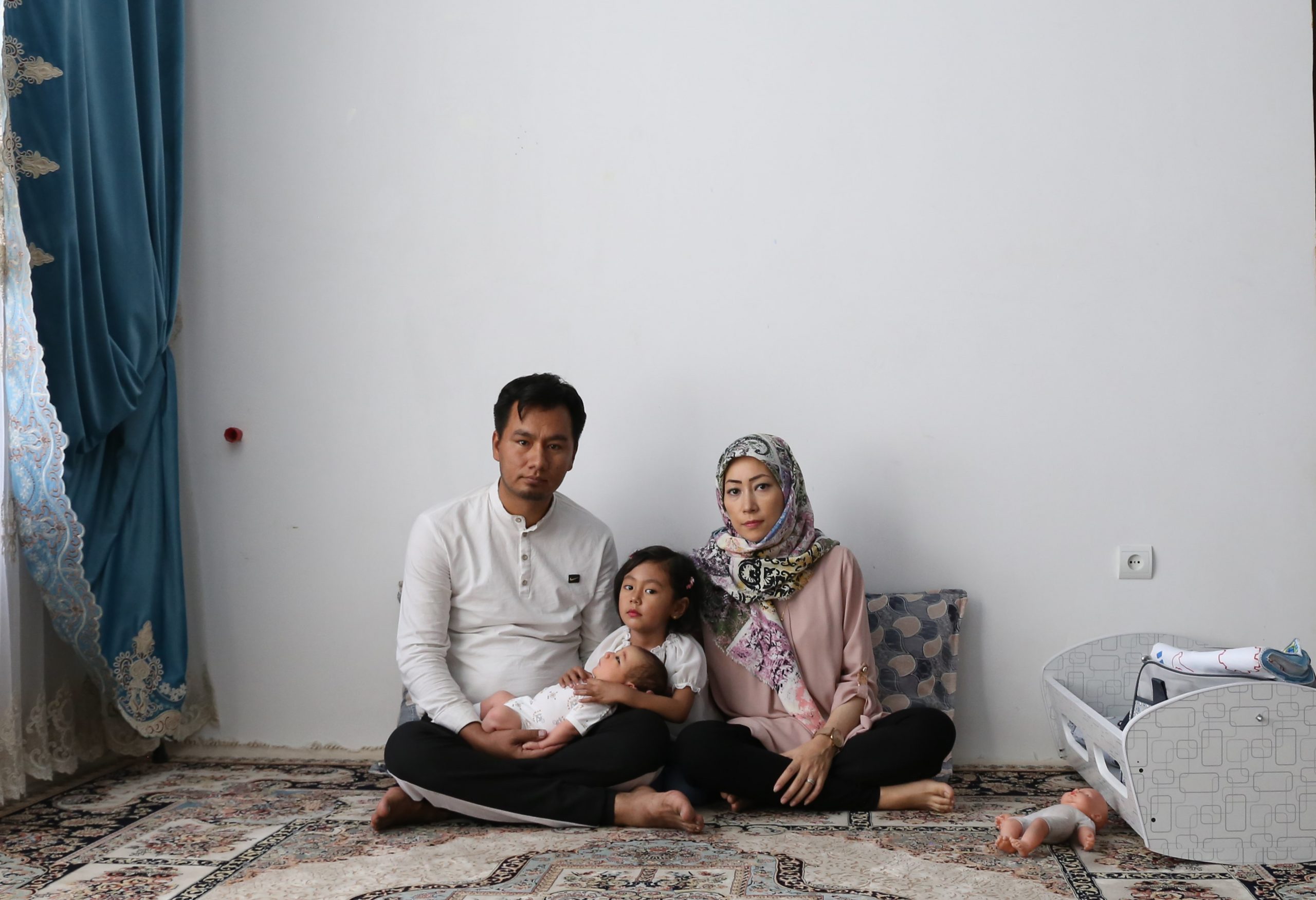 Ali Safari con la sua famiglia a Kabul, 2020. ©Zahra Khodadadi