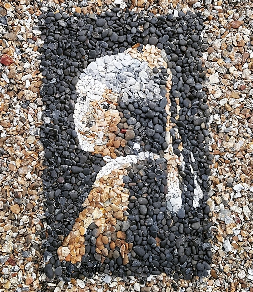 Girl with the Pebble Earing 2019. (Da: la ragazza con l'orecchino di perla, quadro di Jan Vermeer). Portsmouth, England., 2018 Made in collaboration with Tony Brooks