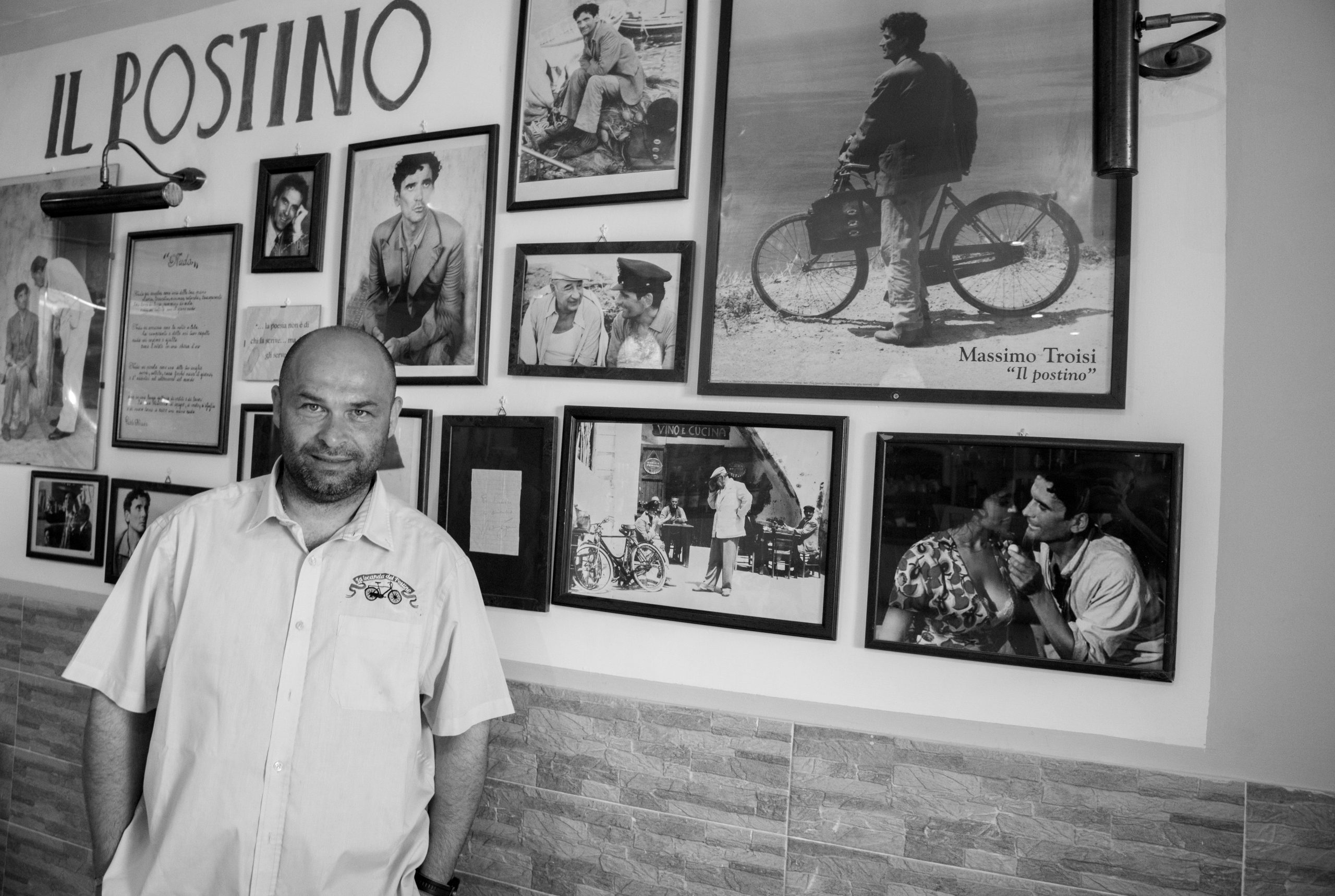 Il proprietario della trattoria " Il Postino " dove hanno girato scene del film e proprietario della bicicletta usata da Massimo Troisi. ph.Graziano Perotti©
