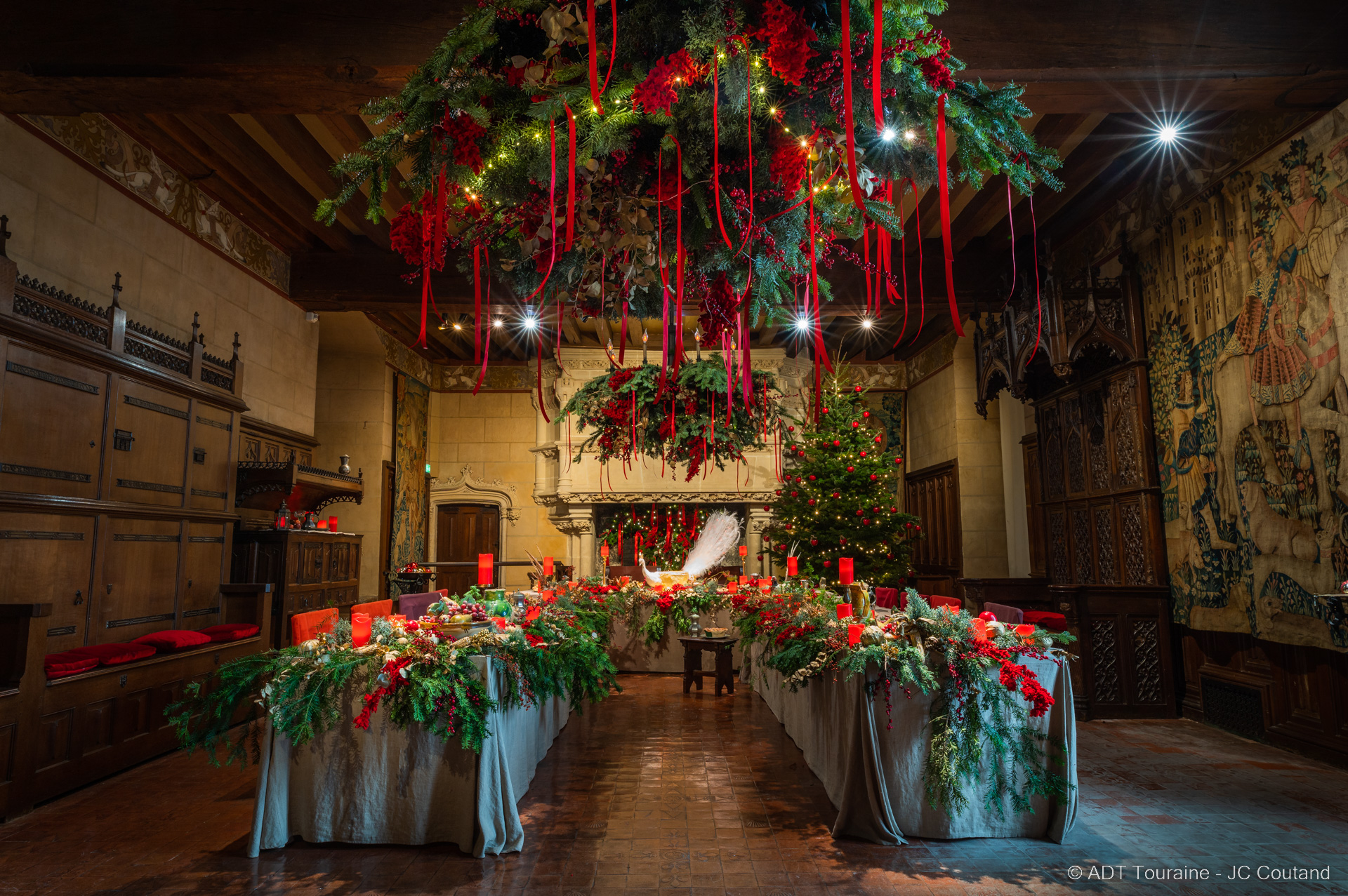 Natale al Castello di Langeais vicino a Tour. La sala del banchetto addobbata. ©J.-C. Coutand - ADT Touraine