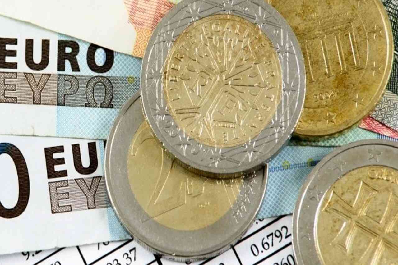 cambio euro aed