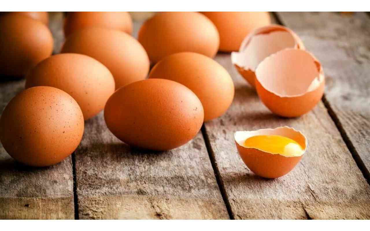 Si possono mangiare le uova scadute